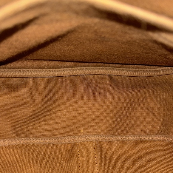 LOUIS VUITTON Saumur 30 Monogram Canvas Bag - Picture 14 of 16